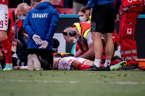 Helfer retten Nationalspieler Christian Eriksen das Leben