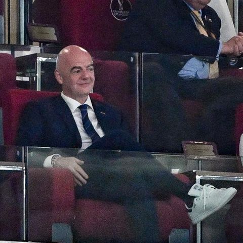 Der umstrittene Fifa-Präsident Gianni Infantino saß beim WM-Spiel Wales - England auf der Tribüne