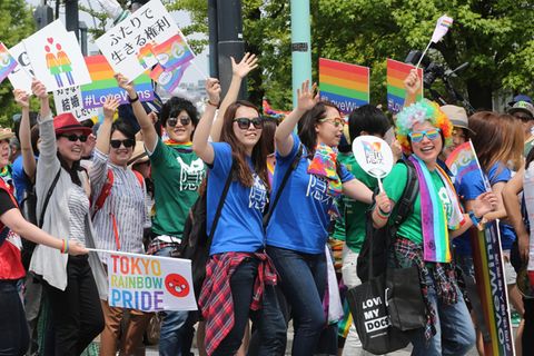 Menschen nehmen 2017 an der Tokyo Rainbow Pride Parade teil. 
