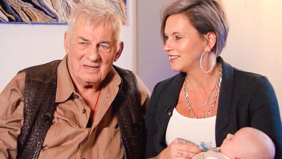 Vaterglück mit 71: Heinz Hoenig und Frau Annika über Anfeindungen und Familienglück Vaterglück mit 71: Heinz Hoenig und Frau Annika über Anfeindungen und Familienglück