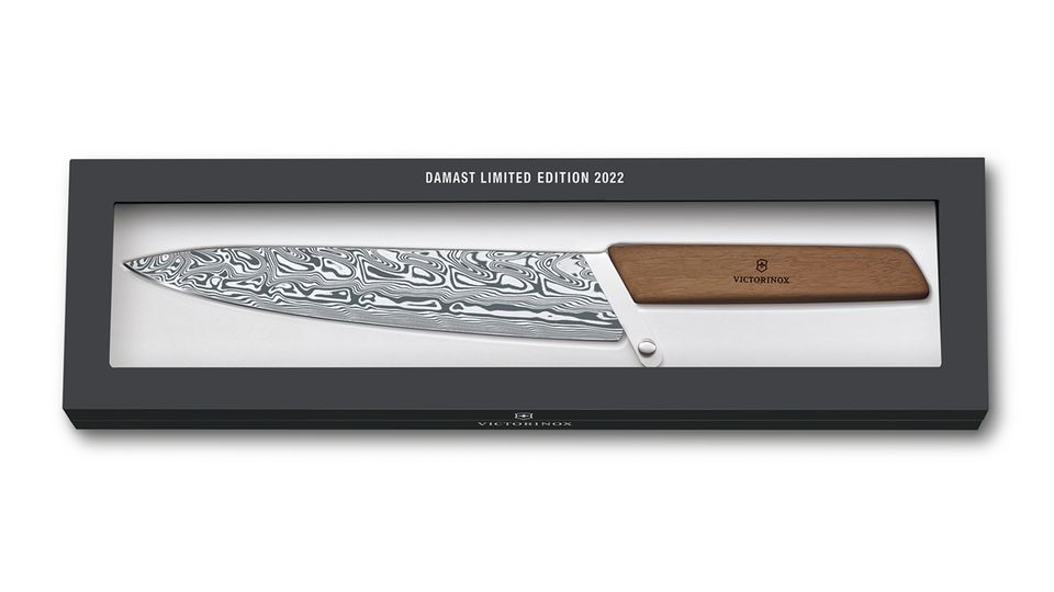 Christmas competition: Elegant, unique, limited: The new Damascus carving knife from Victorinox Christmas competition: Elegant, unique, limited: The new Damascus carving knife from Victorinox