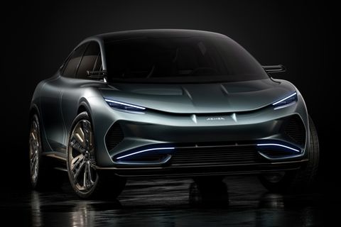 Das Crossover-SUV-Modell von Aehra in Frontansicht