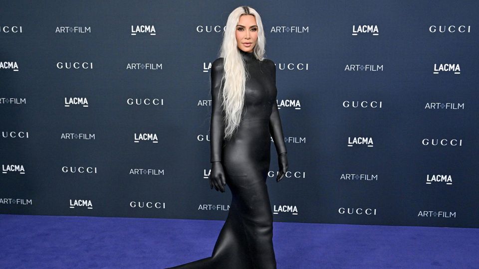 Kim Kardashian in einer Kreation von Balenciaga 