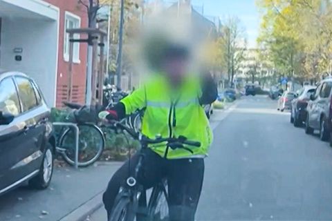 Viral-Video: Vorfahrts-Streit in Hannover eskaliert