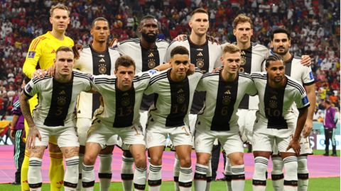 Mannschaftsfoto vor dem zweiten WM-Vorrundenspiel gegen Spanien: Allein die elf Spieler, die auf diesem Foto zu sehen sind, haben laut "Transfermarkt" einen Marktwert von 488 Millionen Euro