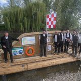 Mit der Erklärung zum immateriellen Weltkulturerbe würdigt die Unesco die Tradition der Flößerei in sechs EU-Ländern. Deutschland, Lettland, Österreich, Polen, Spanien und Tschechien haben die Anerkennung gemeinsam beantragt. Die Kommission spricht von "einer Tradition, die seit dem Mittelalter in Europa lebendig sei". Seine Blütezeit habe das Handwerk zwischen dem Mittelalter und der zweiten Hälfte des 20. Jahrhunderts erlebt, erklärt die Unesco. In der Flößerei, dem Transport von Holz auf dem Wasser, spiegle sich daher die Wirtschaftsgeschichte des europäischen Kontinents.