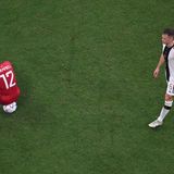 Zerplatzte Träume  Während Japan und Spanien feiern, sitzen im Al-Bayt Stadium nur betroffene Mienen auf dem Platz. Sowohl Costa Rica als auch Deutschland sind in der Vorrunde ausgeschieden. Für die einstige Turniermannschaft Deutschland ist es das zweite Vorrunden-Aus bei einer WM in Folge.