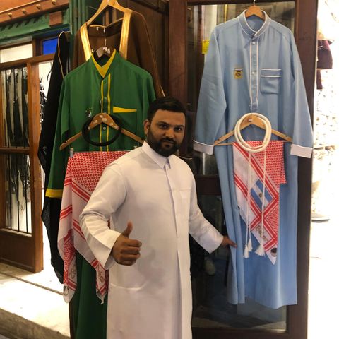 Thawb-Verkäufer Mujeeb Khan: Das Modell Brasilien, links, verkauft sich am besten
