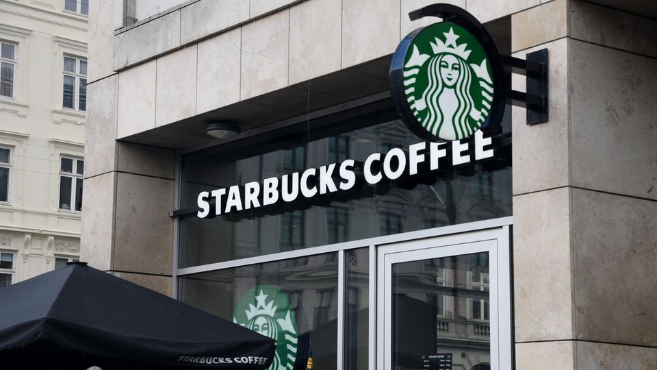 Eine Filiale der Kaffee-Kette Starbucks