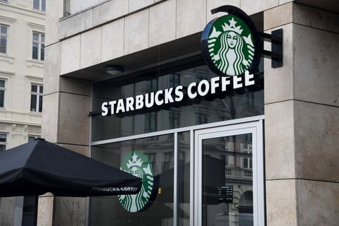 Eine Filiale der Kaffee-Kette Starbucks