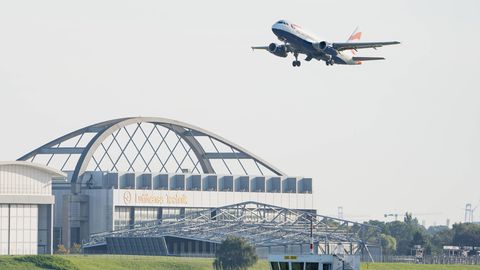 Die Lufthansa-Werft am Flughafen Hamburg