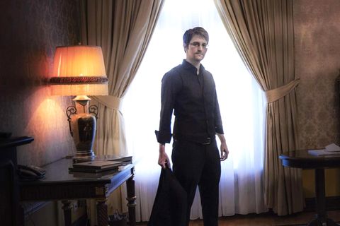 Edward Snowden posiert in einem Interview mit der schwedischen Tageszeitung Dagens Nyheter