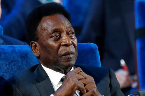 Der Brasilianer Pelé nimmt an der Auslosung der Fußball-Weltmeisterschaft 2018 im Kreml in Moskau teil