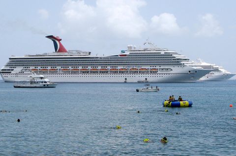 Das Kreuzfahrtschiff "Carnival Valor" in der Karibik: Von ihr fiel der Amerikaner James Michael Grimes über Bord