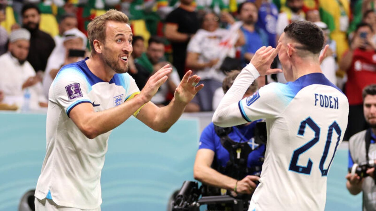 England Senegal: Harry Kane und Phil Foden freuen sich