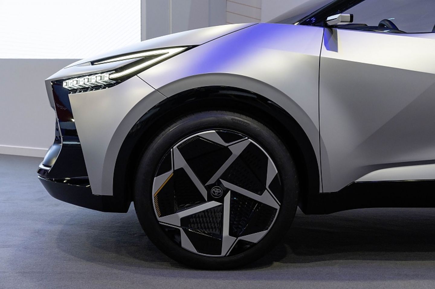 Toyota CH-R Prologue