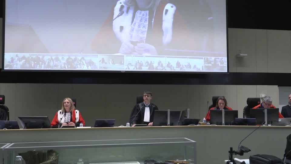 Video: Auftakt zum Terror-Prozess in Belgien Video: Auftakt zum Terror-Prozess in Belgien