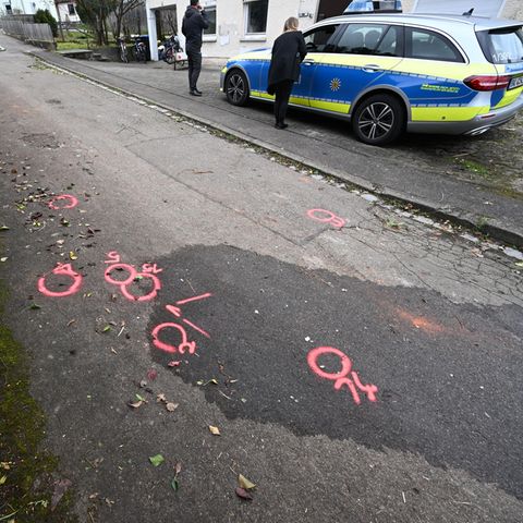 Die Polizei sicherte am Tatort in Illerkirchberg bei Ulm Spuren
