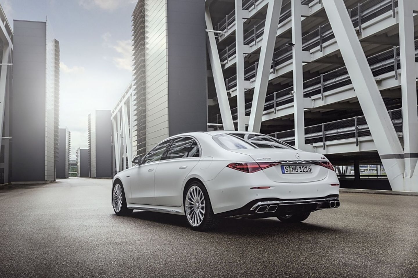 Mercedes_AMG_S_63_E_Performance_9.jpg