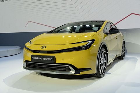 Toyota Prius PHEV 2023