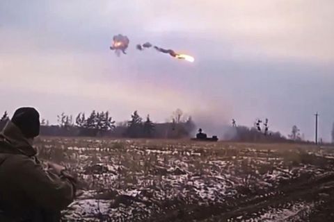 Abschuss eines Marschflugkörpers durch einen Gepard.