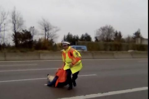 München: Polizist zerrt Letzte-Generation-Aktivistin von der Autobahn