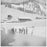 Selbst im Winter konnte man in St. Moritz schon immer mit leichter Bekleidung rausgehen, hier bei einer Partie Curling. 