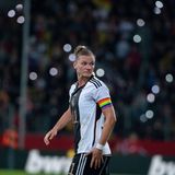 Platz 7, "Frauen EM": Anders als ihre männlichen Kollegen hatten die DFB-Spielerinnen (im Bild Kapitänin Alexandra Popp mit Regenbogenbinde) in ihrem großen Turnier des Jahres große Erfolge zu feiern. Bei der Europameisterschaft mussten sie sich erst im Finale dem englischen Gastgeber-Team geschlagen geben