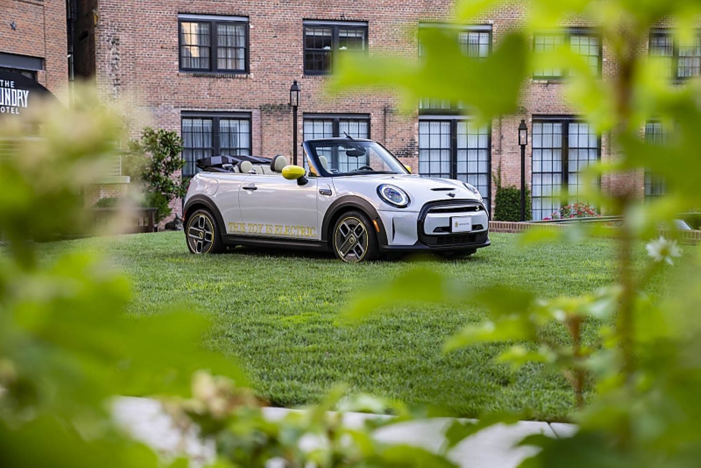 Mini Cooper SE Cabrio 2022