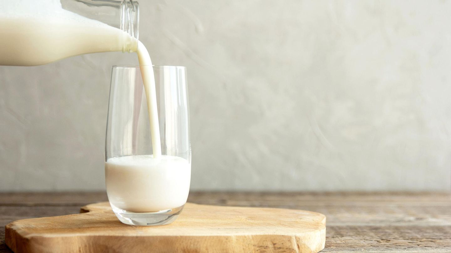 Milch auf dem Tisch