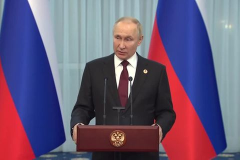 Video: Putin - Wurde von Deutschland und Frankreich betrogen