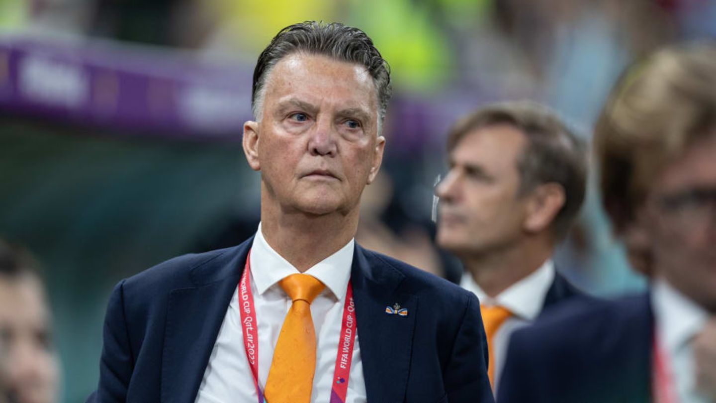 Nederlandse kritiek op Van Gaal: is Elftal zijn voetbalidentiteit kwijtgeraakt?