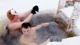 Badende bei Minusgraden in Jakutsk