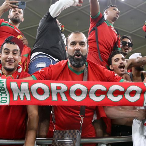 Marokkos Fans feiern den Einzug in das Halbfinale der WM in Katar