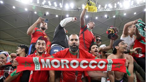 Marokkos Fans feiern den Einzug in das Halbfinale der WM in Katar