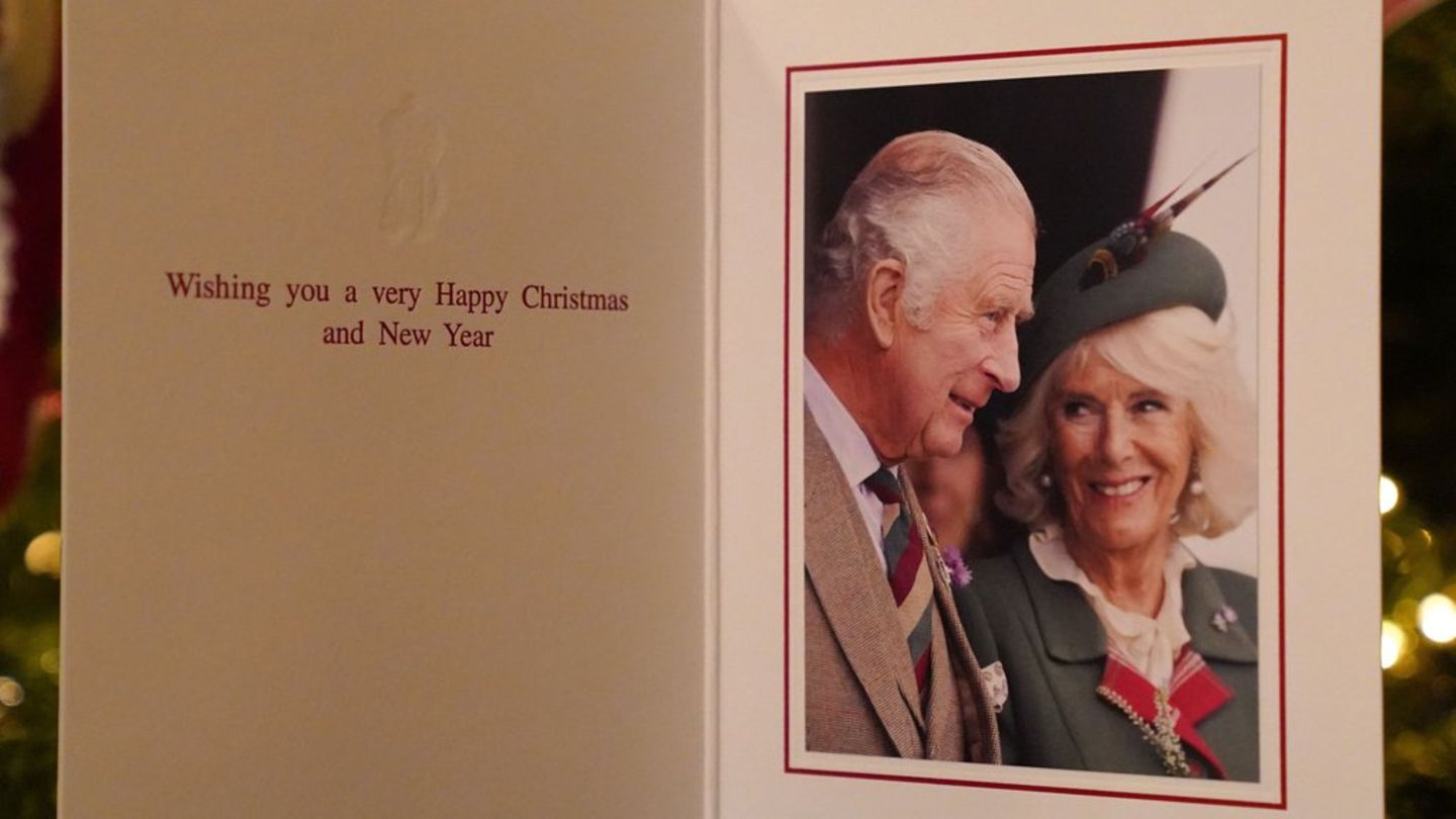 Die Weihnachtskarte von König Charles III. und Königsgemahlin Camilla. Die Weihnachtskarte von König Charles III. und Königsgemahlin Camilla.