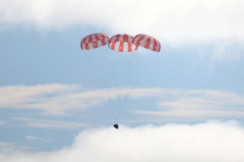 NASA-Programm: Zurück von der Mondmission: Orion-Kapsel sicher auf dem Pazifik gelandet