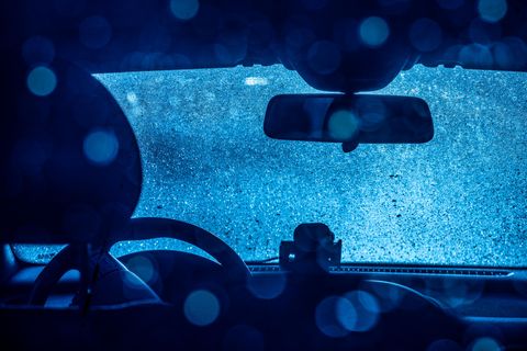 Cleverer Haushaltstrick: Autofahren im Winter: So beschlagen Ihre Scheiben nie wieder von innen