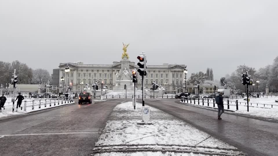 Großbritannien: Schnee und Eis legen Verkehr lahm