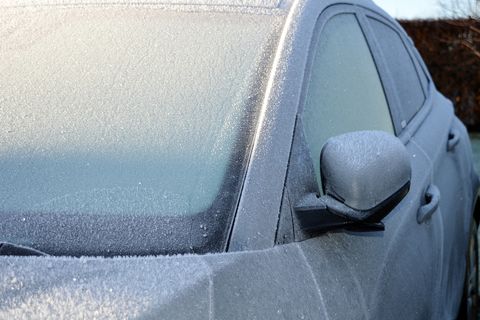 Eiskratzen: Unter diesen Umständen droht ein Bußgeld