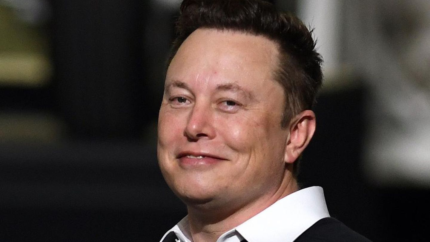 Elon Musk bei einer Veranstaltung.