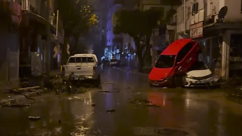 Video: Türkei: Unwetter mit heftigen Schäden Video: Türkei: Unwetter mit heftigen Schäden