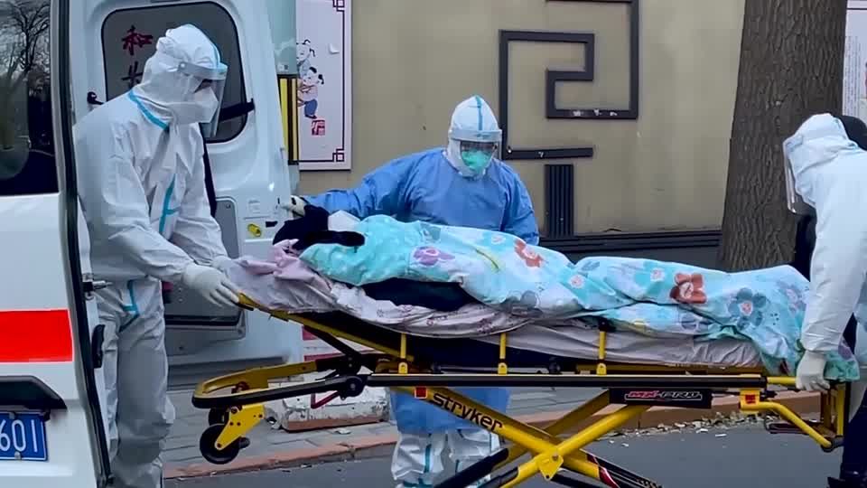 Video: China: Coronazahlen sinken, weiter Andrang in Kliniken Video: China: Coronazahlen sinken, weiter Andrang in Kliniken