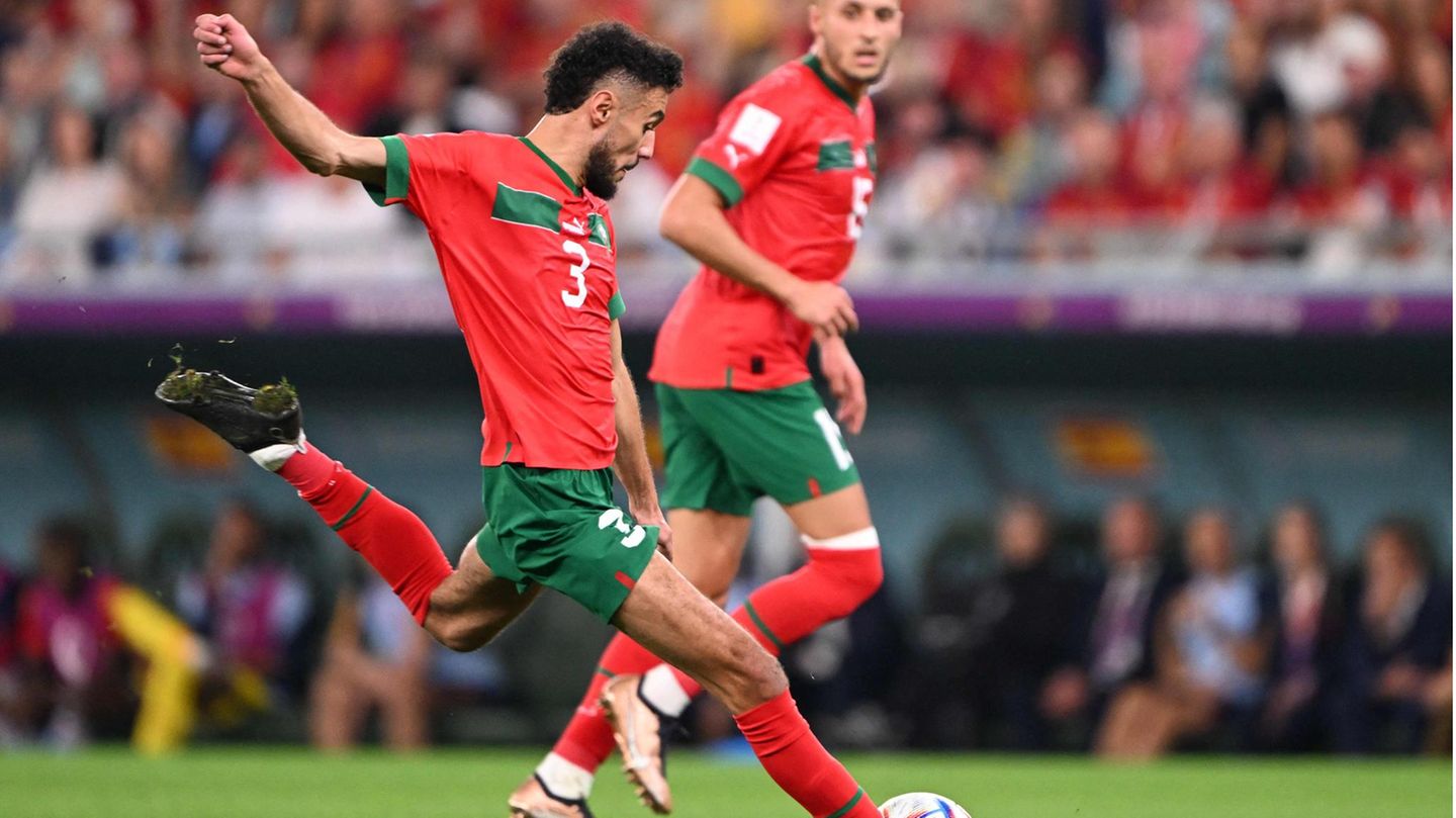 Noussair Mazraoui (Marokko / FC Bayern München)  Als erstes afrikanisches Team ist Marokko in ein WM-Halbfinale eingezogen und großen Anteil daran hat auch Noussair Mazraoui. Der Außenverteidiger stand in den Vorrundenspiel sowie dem Achtelfinale in der Startaufstellung der Nordafrikaner. Das Viertelfinale gegen Portugal verpasste der 25-Jährige jedoch verletzungsbedingt. Ob er im Halbfinale auflaufen kann, ist noch unklar.