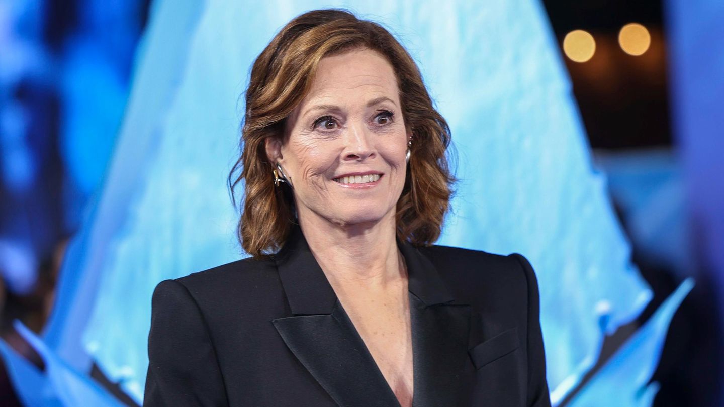Sigourney Weaver