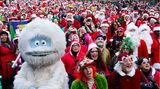 Blick auf die Teilnehmer der SantaCon