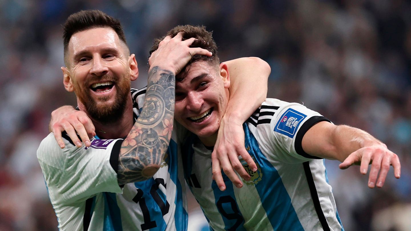 Danach kann Messi nur noch gratulieren.