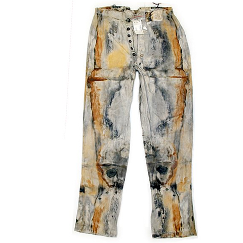 Alte Jeans mit Flecken