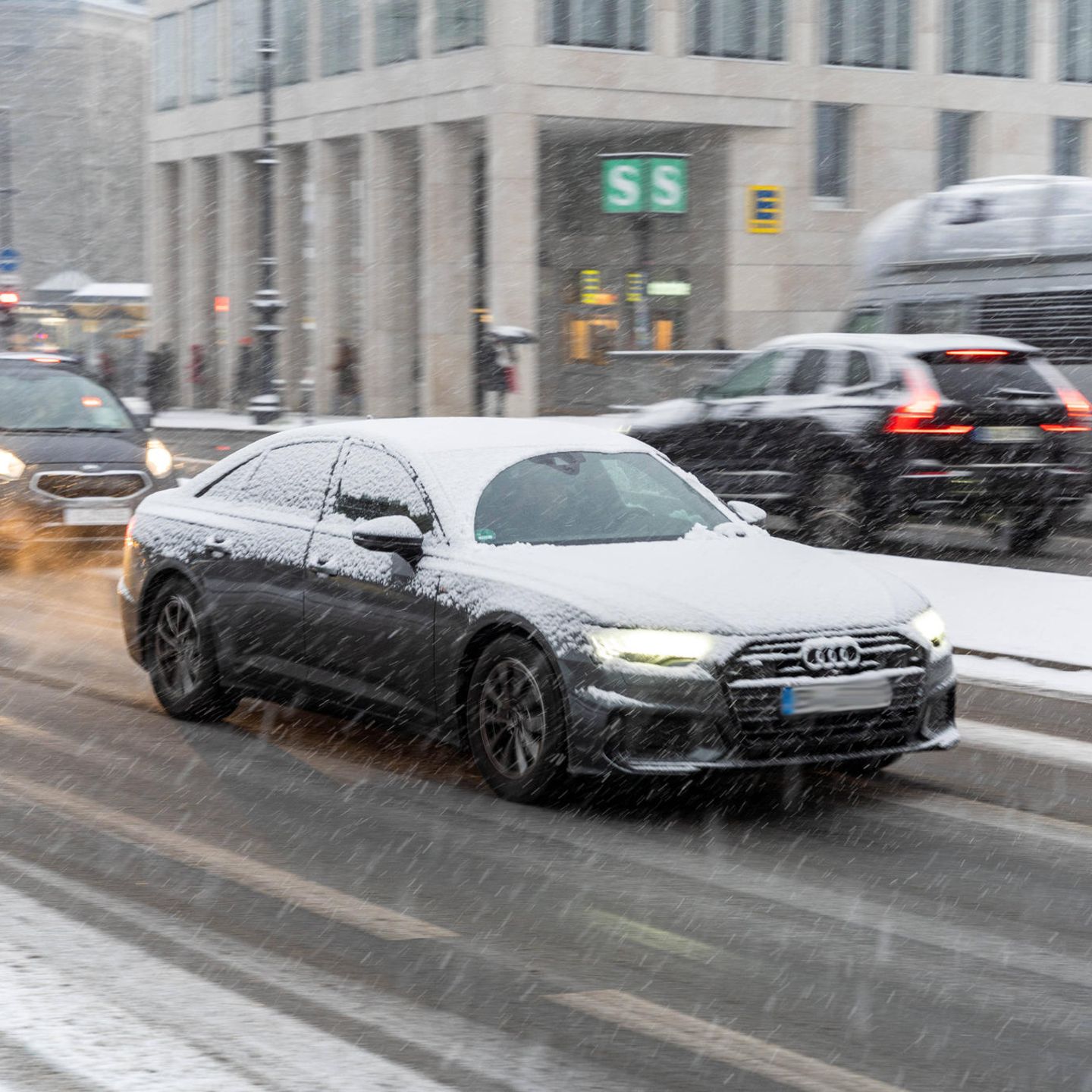 Mit dem Auto bei Schnee und Glätte sicher unterwegs