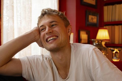 Hat gut lachen: Ludwig Simon, fotografiert für den stern im Berliner Lokal "Coccodrillo"